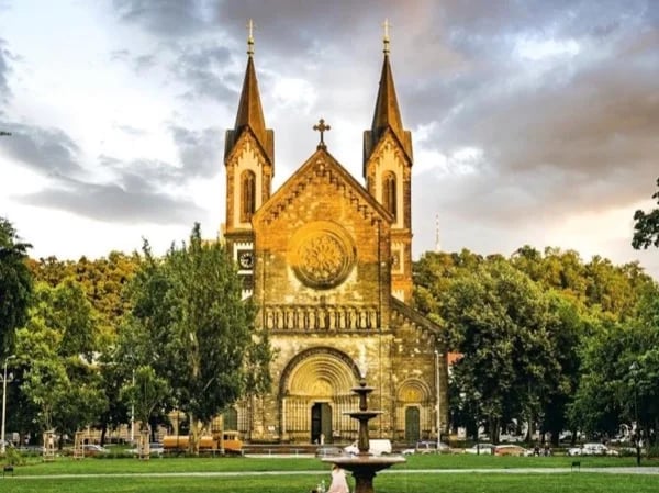 Hidden gems of Prague with a small food tour