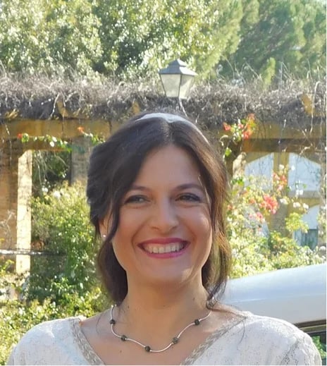 I couldn't resist to put this pic from my wedding!