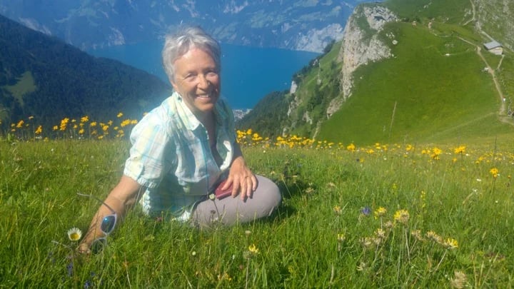 Rita in Arncia flowers over Lake Lucerne