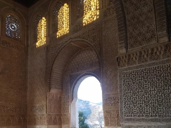 Alhambra and Granada: Half-Day Tour