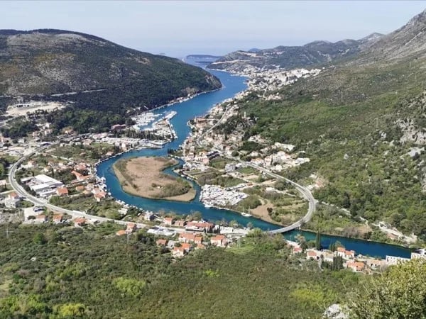 Dubrovnik's summer villas walking tour
