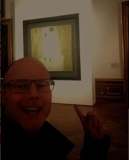 Me and Gustav Klimt's artwork The Kiss