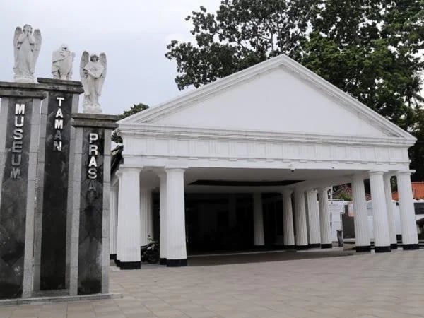 Jakarta Bogor Bandung 5 Days Journey at West Java