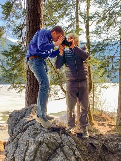 Senior portrait session at the famous Eibsee in Bavaria.