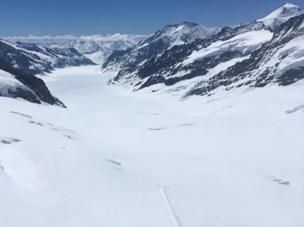 Day excursion from Interlaken to Wengen, Kleine Scheidegg and Jungfraujoch.