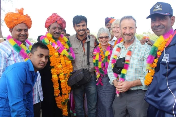 Rangeelo Rajasthan( People of Rajasthan welcoming tourists in their celebration!)
