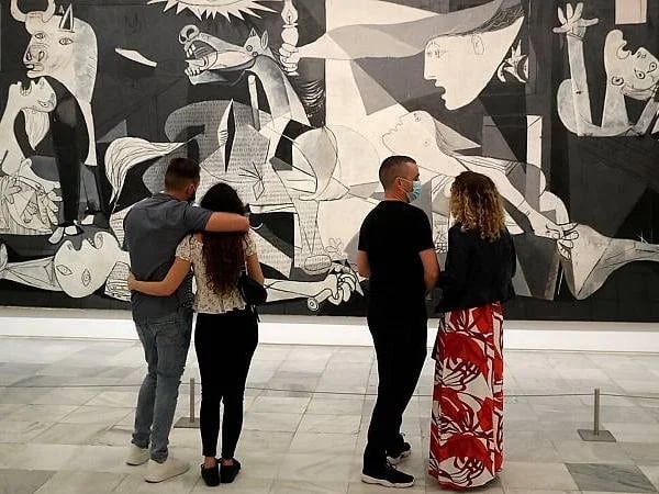 Reina Sofia and GuerniKa Private Tour