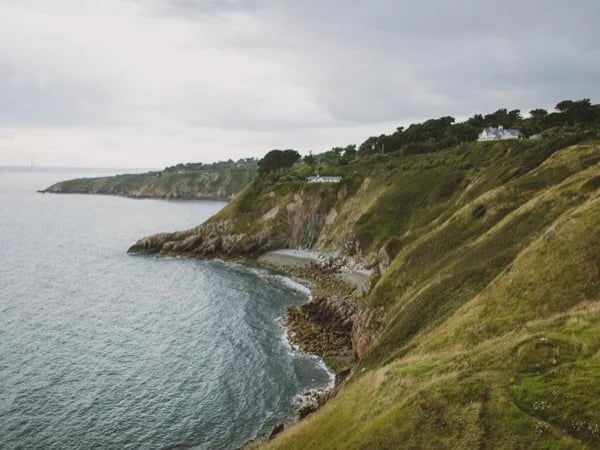 Hiking Day Trip to Howth with Local Private Guide