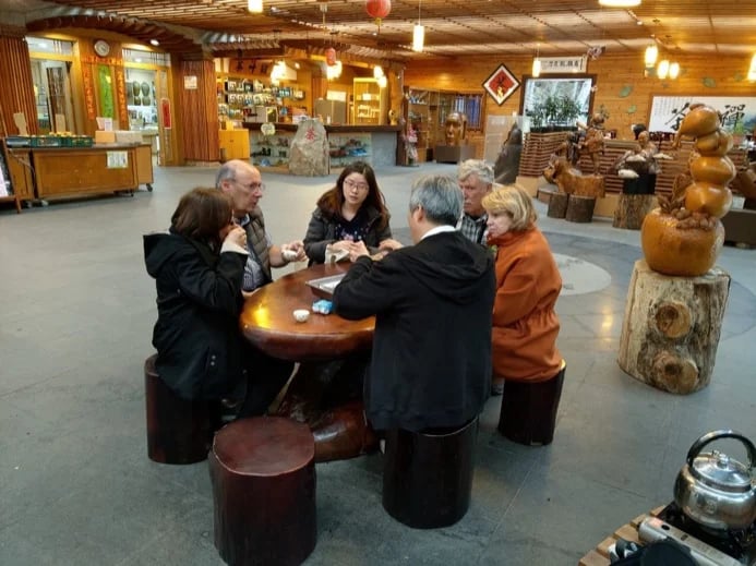 Wuling farm- tea tasting, enjoy cherry blossoms and bird-watching
