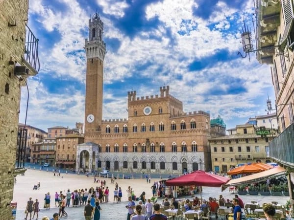 Siena, great medieval city in the Tuscan countryside
