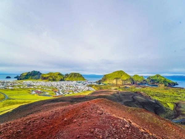 Visit Vestmannaeyjar with your Local Guide, private day tour from Reykjavik