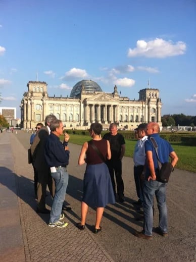 Guiding in front of the Reichstag