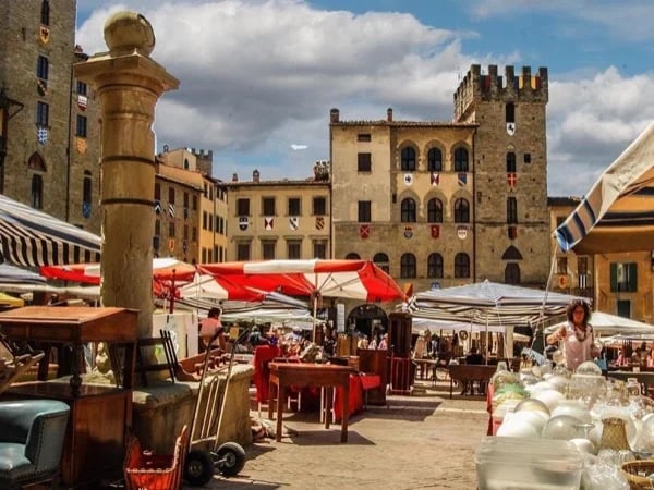 Half-Day Guided Tour to Beautiful Arezzo, Italy.