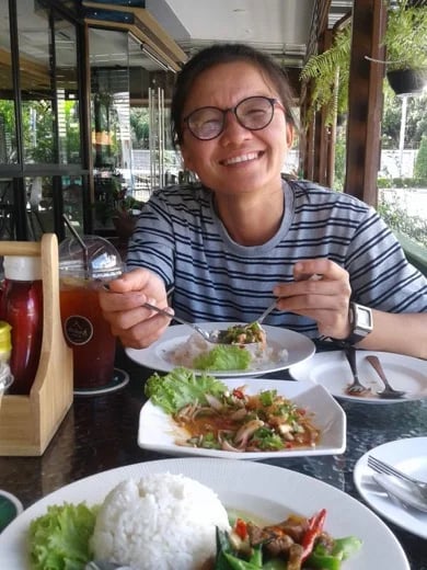Enjoying a Thai lunch on my free day as a Thai guide