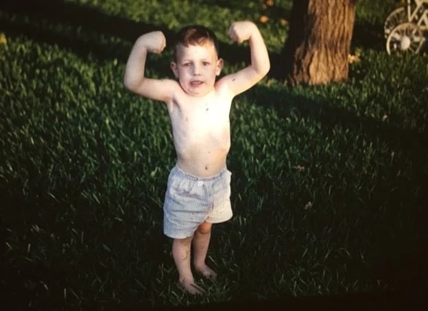 Imposing upper body definition