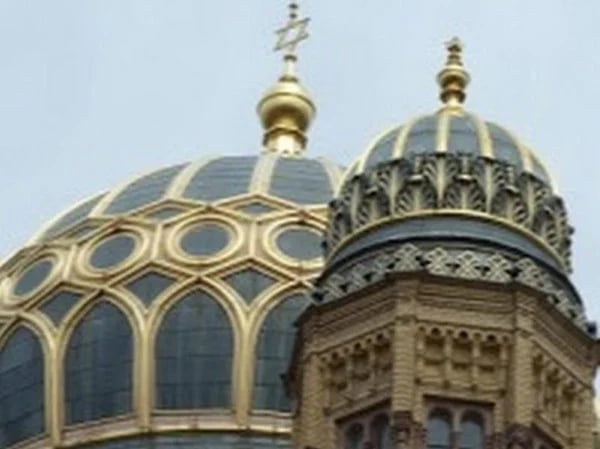 Jewish Heritage Walking Tour in Berlin