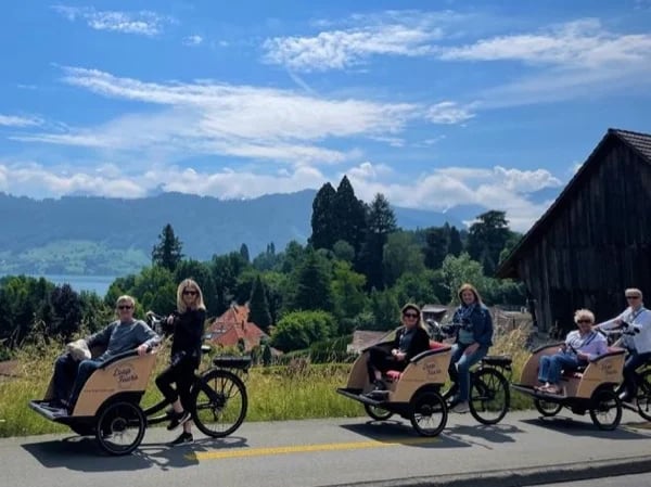 E-bike / fondue at private lake property / private boat tour on Lake Lucerne