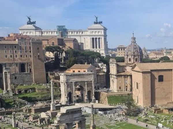 Empire Unveiled: The Palatine Hill & Roman Forum