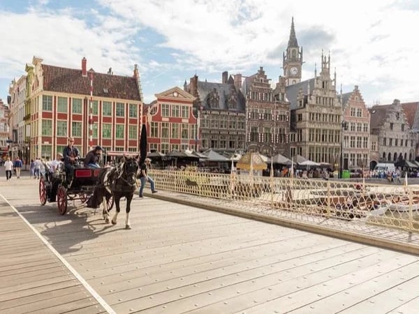 Discover Bruges and Ghent in a day private tour