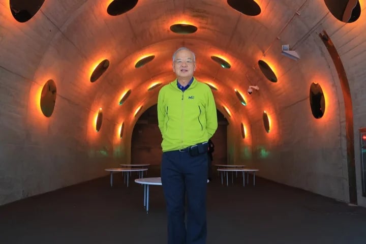 At Kiyotsukyo Gorge Tunnel in Niigata Prefecture
