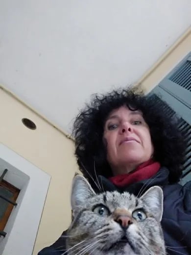 Enjoying the company of a cat on Fishermen's Island