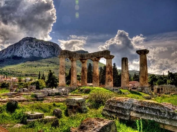 Athens and Corinth Full Day Tour by Luxury Minivan