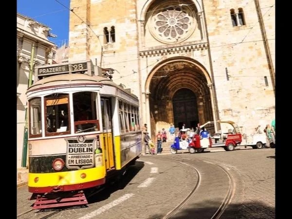 Lisbon Walk - Tales and Secrets with your local guide
