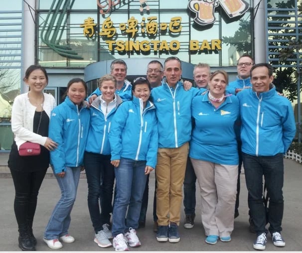Another group tour .. and they all match !