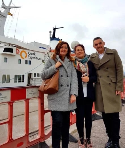 Meeting at the Gijón cruise port to begin visits with our guests