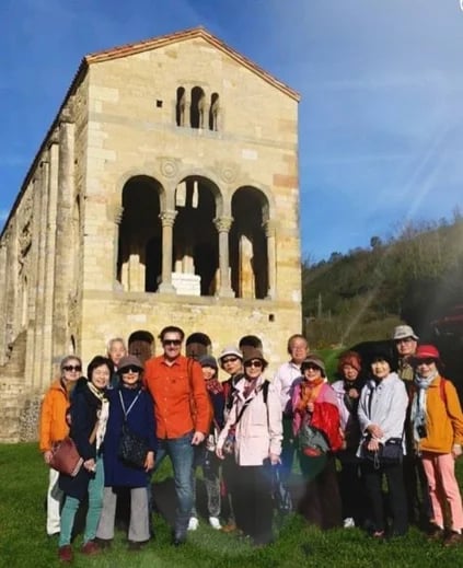 Wonderful views of the pre-Romanesque Palace of Mount Naranco with travelers from Japan