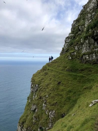 On the incredible and spectecualar path between Mikladalur and Trøllanes.