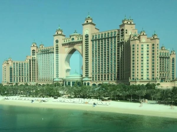 Window to the past - Dubai Airport Layover - 8hr private tour