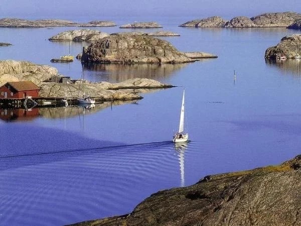 West coast excursion to island Tjorn