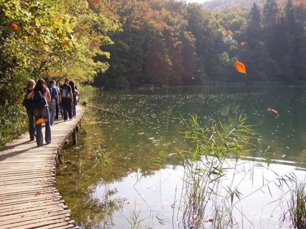 Interpretative walk with private guide through Plitvice Lakes