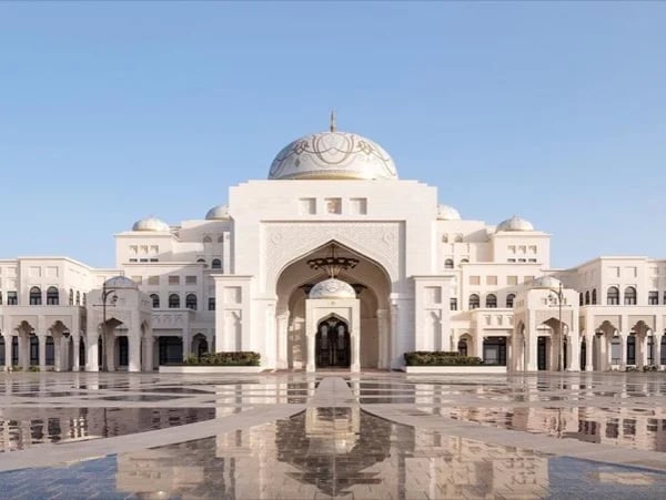 From Dubai: Abu Dhabi Premium Full-Day Sightseeing Tour