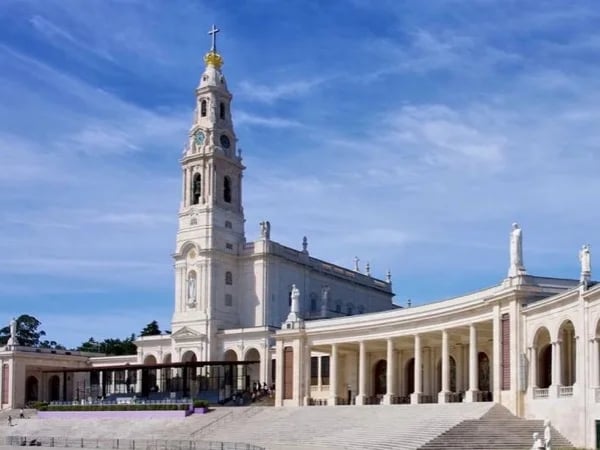 Experience Fatima and discover the rich heritage and stunning countryside of Portugal