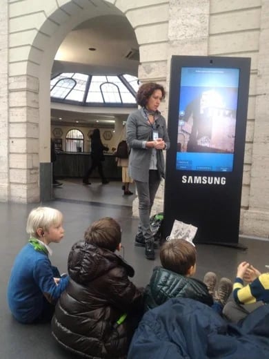 kids always love small stories with electronic devices