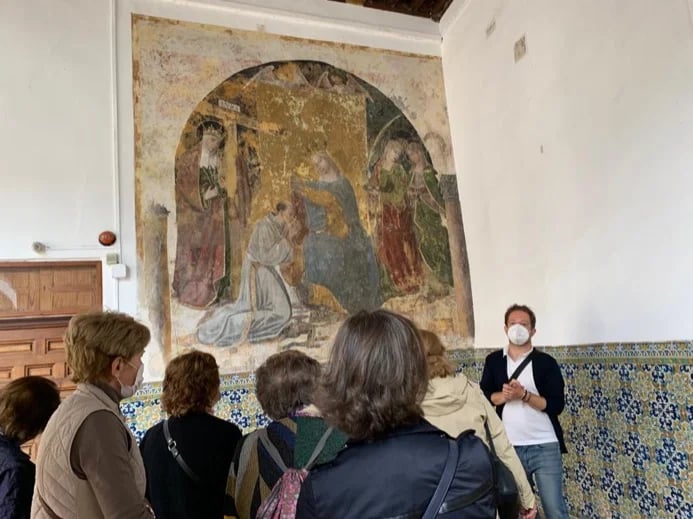 Guiding in Santa Clara Convent
