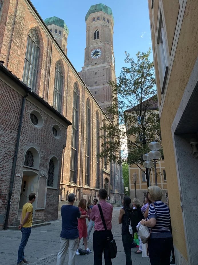 Guiding in front of our cathedral (Our Lady's church)