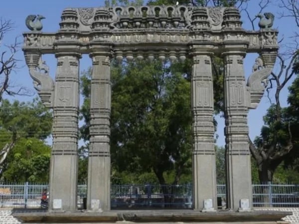 Astonishing Kakatiya Historical Tour with your Local Guide