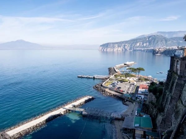 Tour the divine Amalfi Coast!