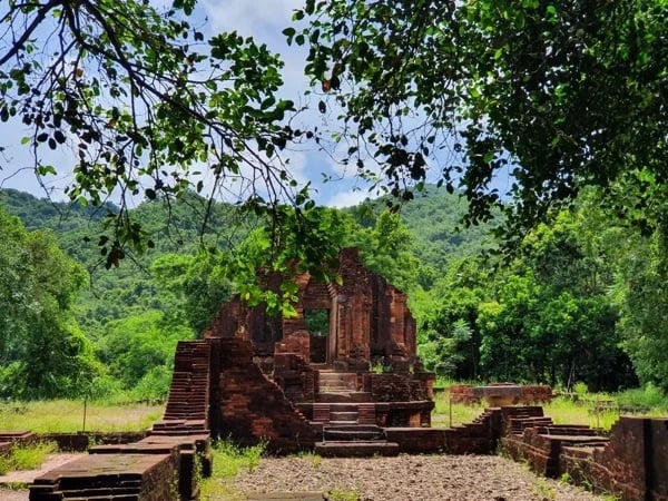 My Son Sanctuary and Marble Mountains full day private tour