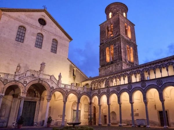 Salerno Historical Center - Archaeologist Led Walking Tour