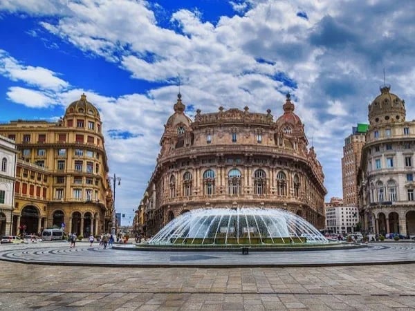 Discovering Genoa "La Superba": Private Tour W/ Private Transportation