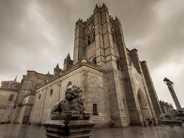 Saint Teresa of Jesus: Avila by private car from Madrid