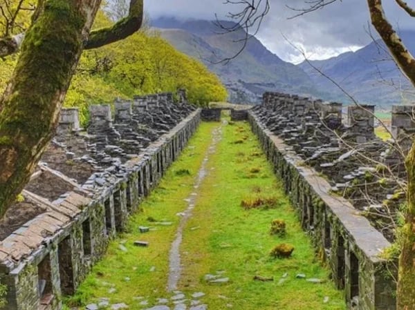 The Story of Slate Tour - see the spectacular scenery of this area via the eyes of the quarry men.