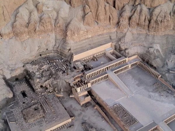 Explore west bank of Luxor with your local guide