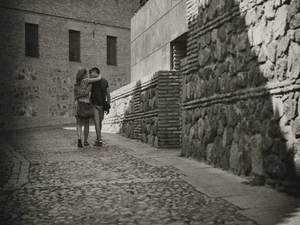 Full-Day Toledo Private Tour with a local guide + Professional Photographer + 35- Digital Photo album + 5 printed photos