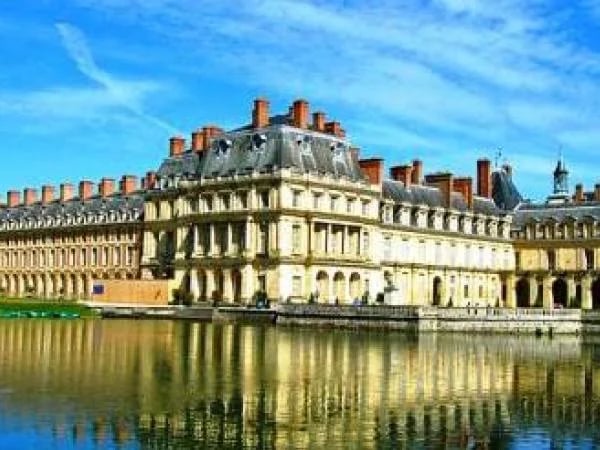 Fontainebleau and Vaux le Vicomte from Paris