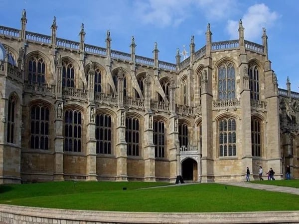The Royal Palaces Tour: Hampton Court & Windsor Castle